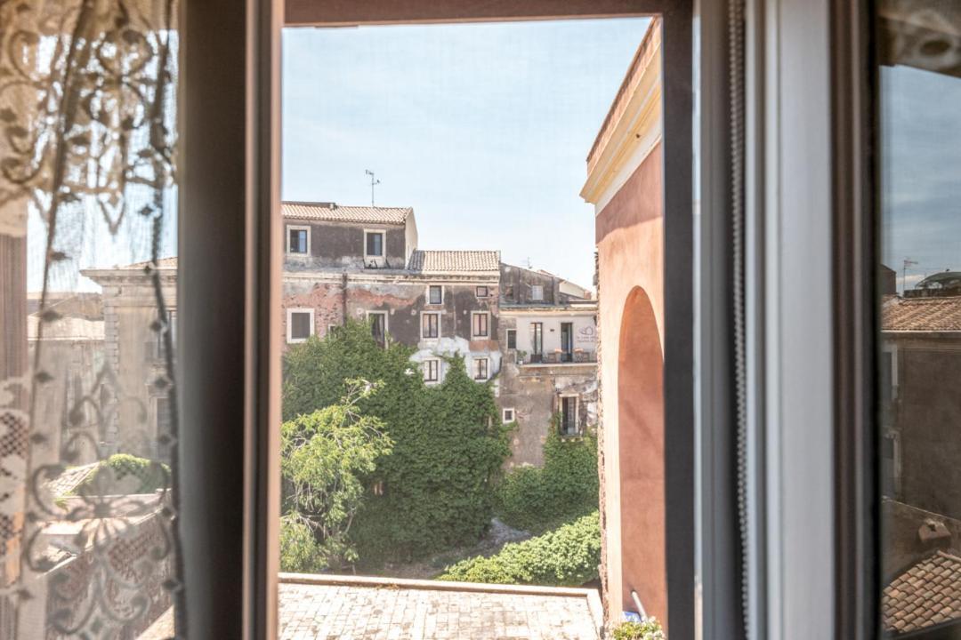 Finestre Sul Teatro - Catania - Parking Included Apartment Екстериор снимка